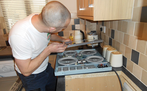 Instalación de estufa eléctrica empotrada, Servicio técnico